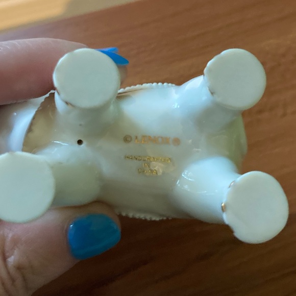 Lennox White Elephant - Picture 3 of 3